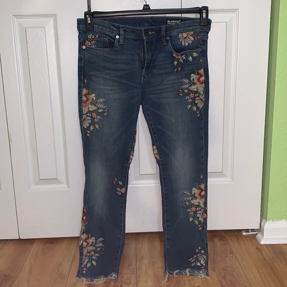 BLANK NYC Embroidered Flower Jeans - Picture 1 of 3
